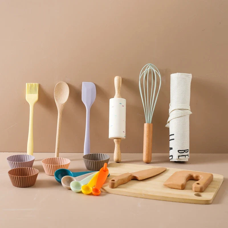Set of Wooden Kitchen Utensils