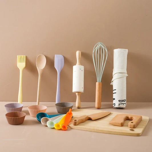 Set of Wooden Kitchen Utensils